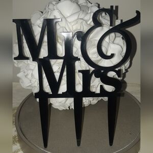 Elegant Black Acrylic 'Mr & Mrs' Cake Topper New Never Used